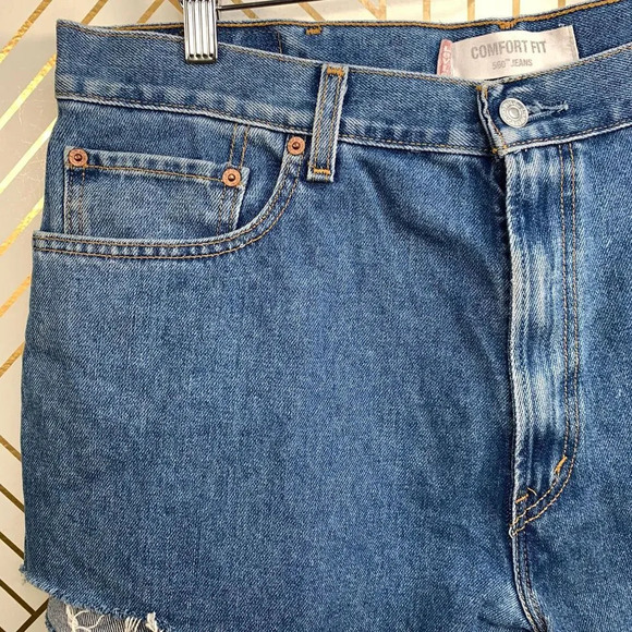 Levi's 560 Comfort Fit Jean Denim Cutoff Shorts - Picture 2 of 9
